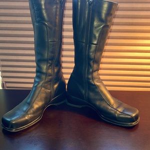 Black leather made in Canada like new size 10 square toe boots